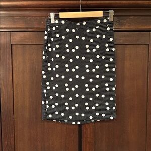 Women’s midi back zip skirt